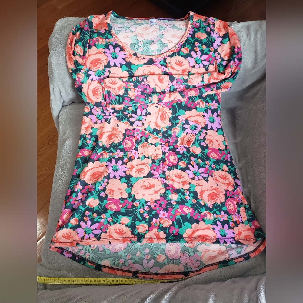 LulaRoe Simply Comfortable Shirt